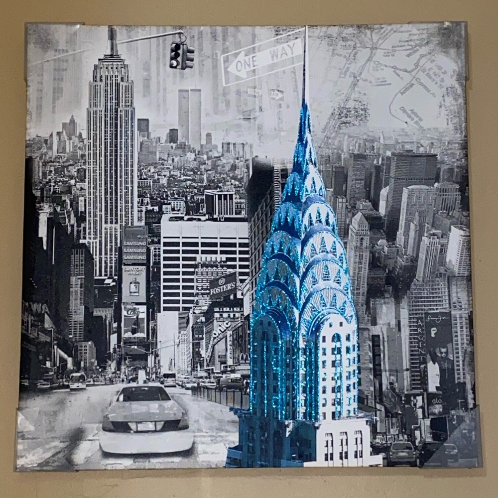 Glitter Blue New York Room Decor Picture.